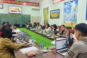 CHI BỘ TRƯỜNG THCS NA SẦM TỔ CHỨC SINH HOẠT CHUYÊN ĐỀ: “ỨNG DỤNG CÔNG NGHỆ SỐ VÀO THỰC TIỄN CÔNG TÁC CỦA ĐẢNG VIÊN TRONG LĨNH VỰC GIÁO DỤC”